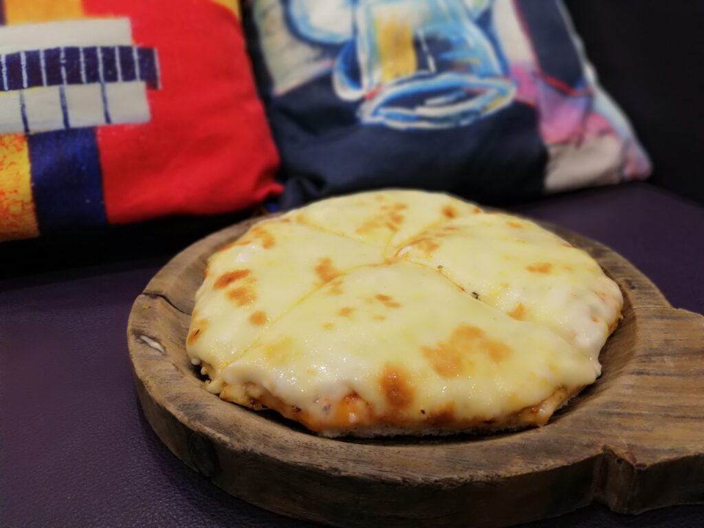 Double Cheese Pizza - Cafe Chokolade