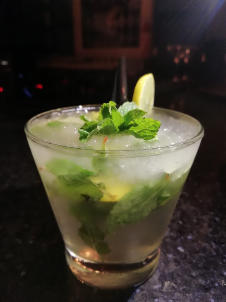 Basil Mojito - Kasino Bar