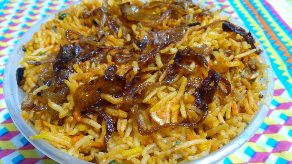 Lucknowi Chicken Briyani - Curry Me Up